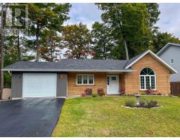 30 SHAW CRESCENT, Huntsville, Ontario