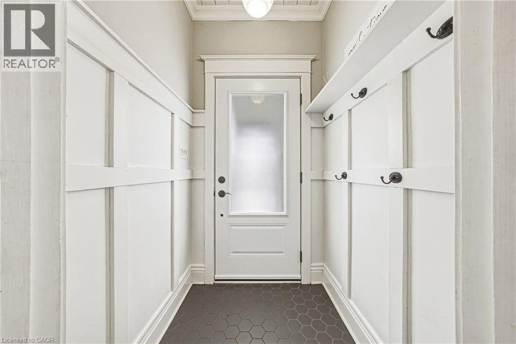 6 Nelles Boulevard, Grimsby, Ontario  L3M 3R1 - Photo 4 - 40810716