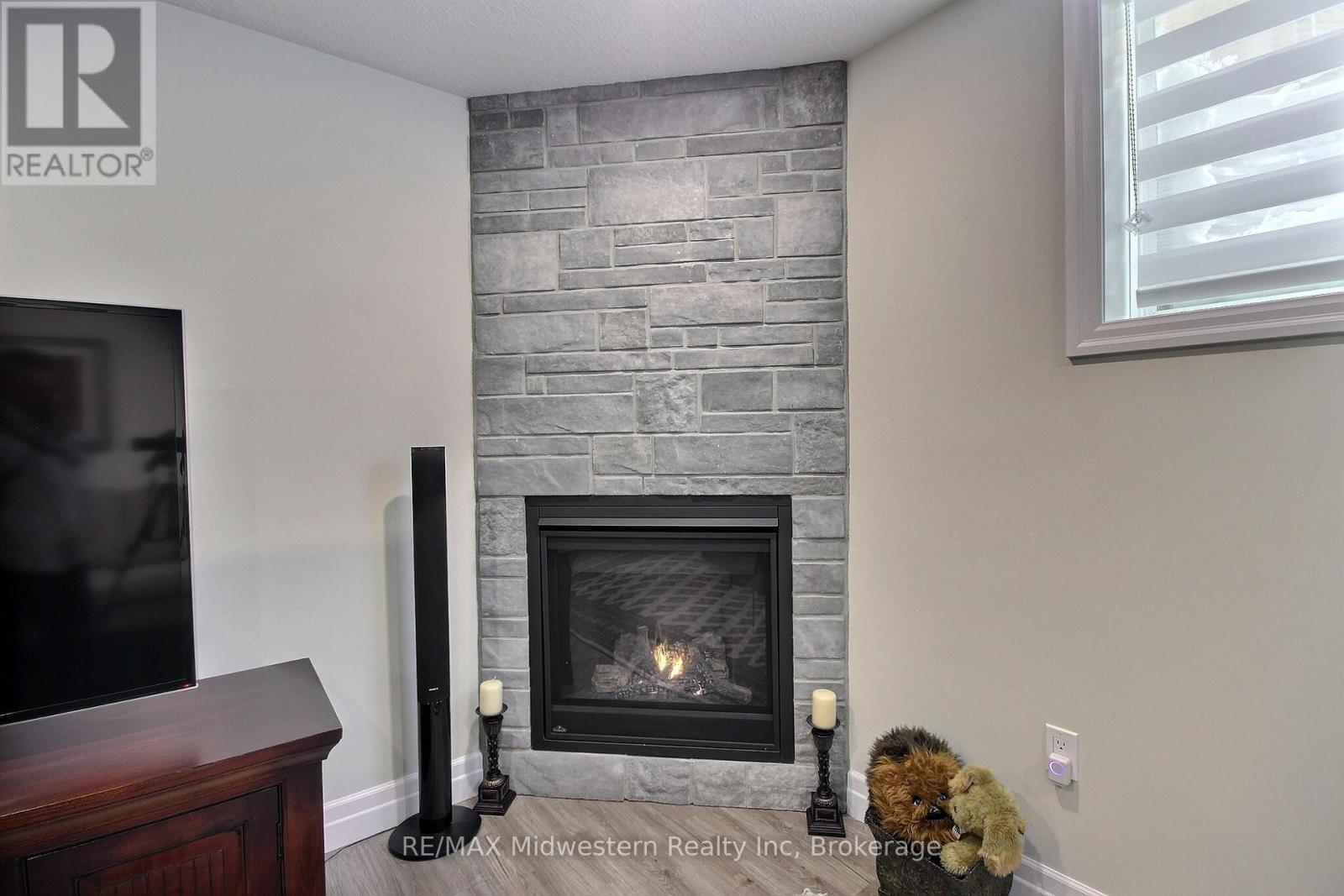 1095 Kincaid Street W, North Perth, Ontario  N4W 0J8 - Photo 16 - X12896002