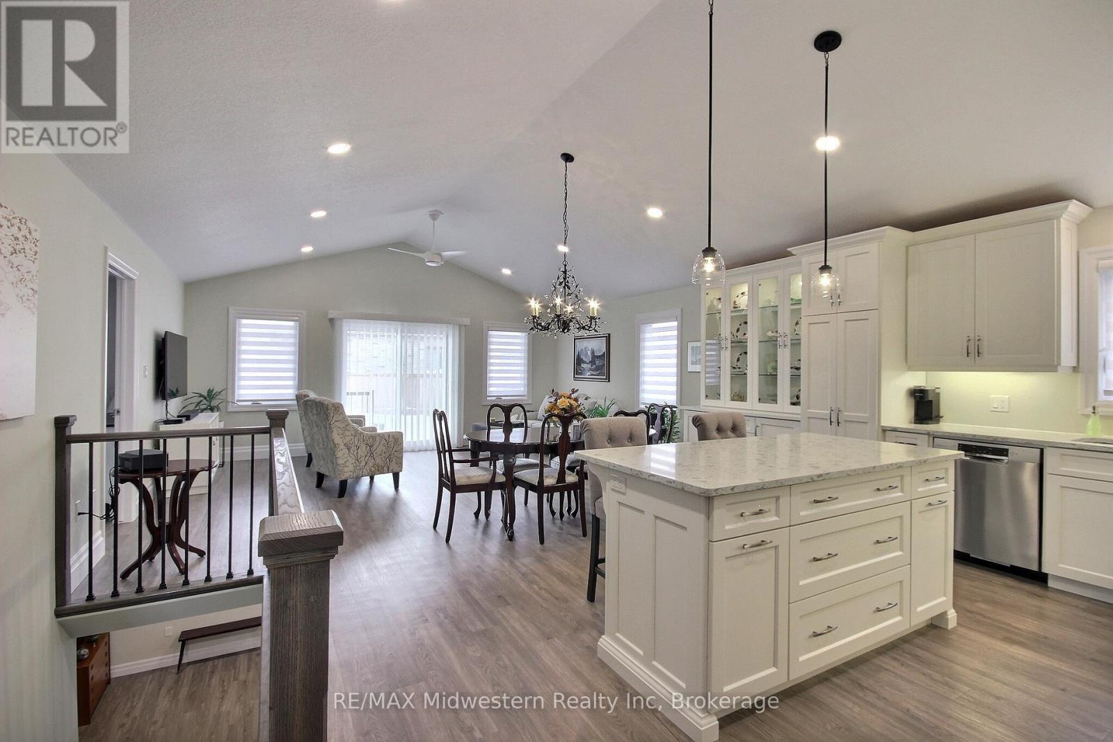 1095 Kincaid Street W, North Perth, Ontario  N4W 0J8 - Photo 3 - X12896002