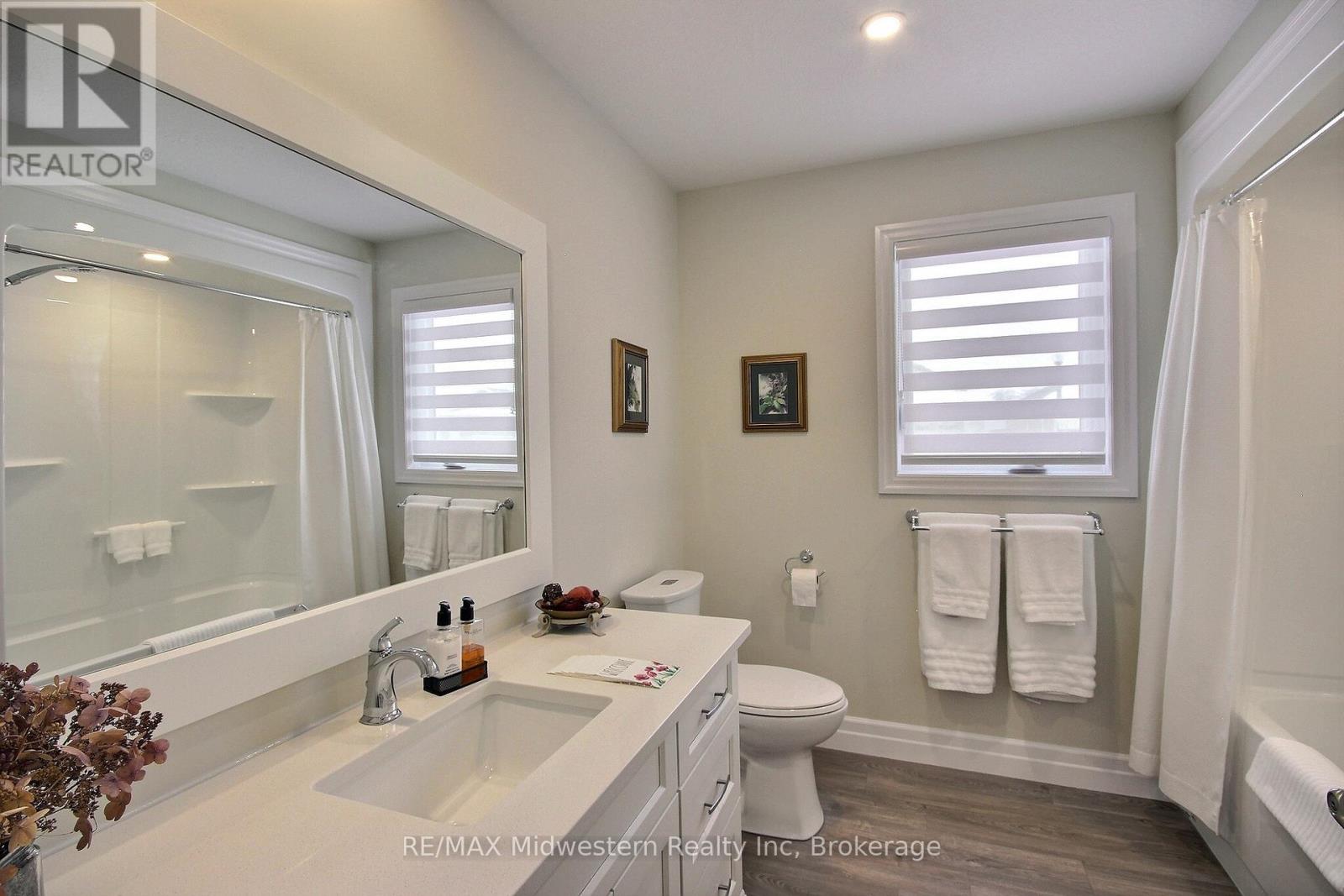 1095 Kincaid Street W, North Perth, Ontario  N4W 0J8 - Photo 7 - X12896002