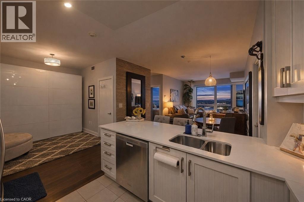 2470 PRINCE MICHAEL Drive Unit# 201, Oakville, Ontario