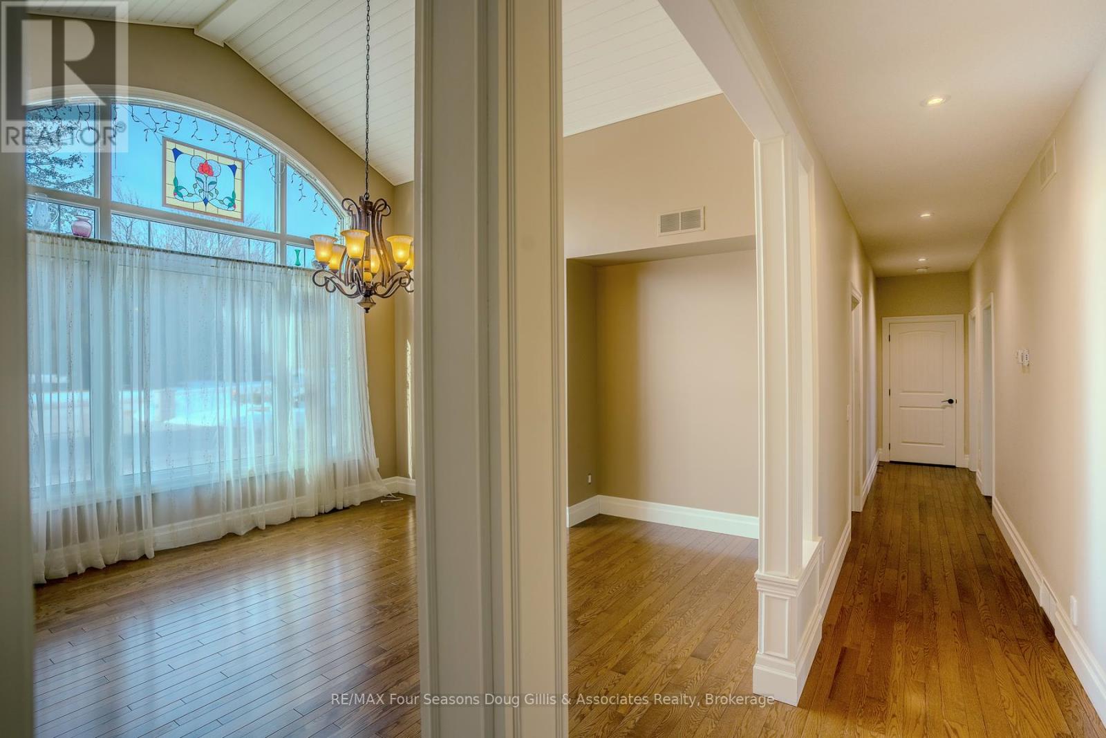 135 Algonquin Drive, Meaford, Ontario  N4L 0A7 - Photo 8 - X12898612