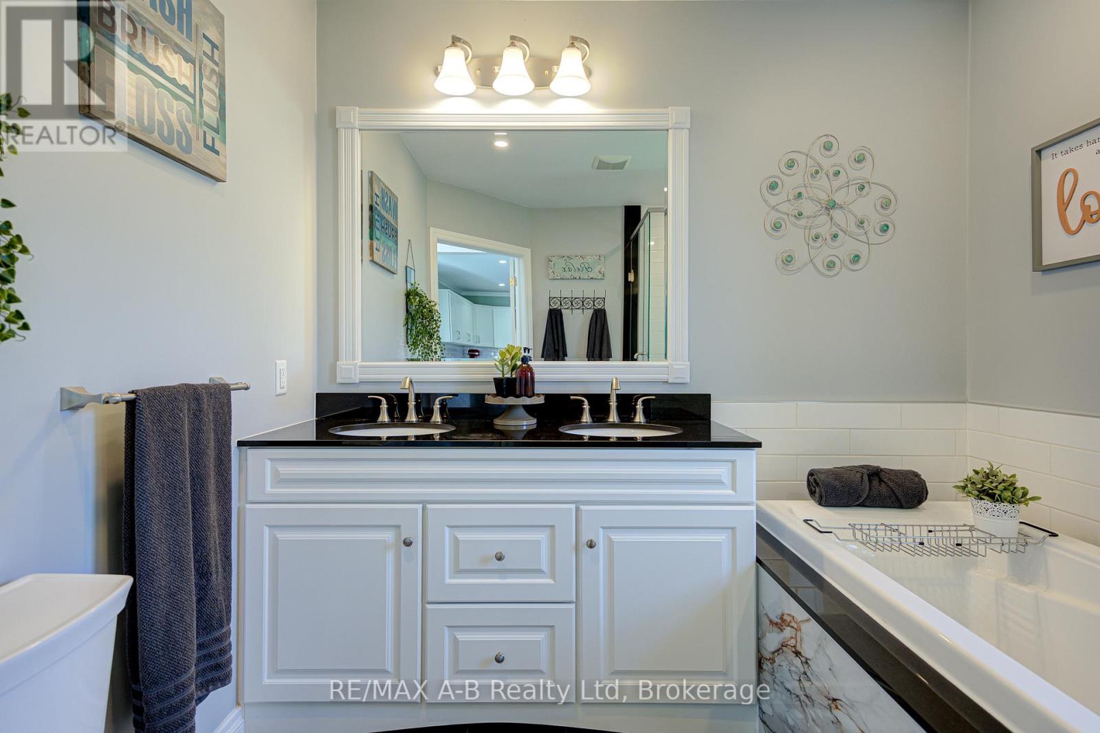 3963 Road 111, Perth East, Ontario  N5A 6S5 - Photo 12 - X12898968