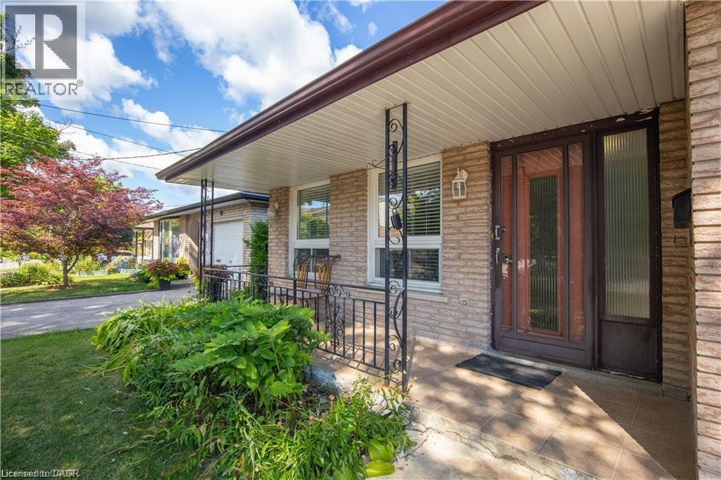 185 Lavina Crescent, Hamilton, Ontario  L9C 5S8 - Photo 2 - 40812519