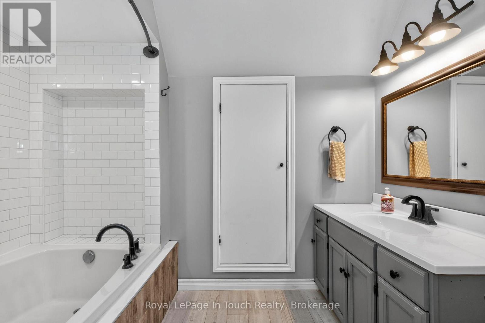 444 Hayes Street, Tay, Ontario  L0K 1R0 - Photo 24 - S12899880