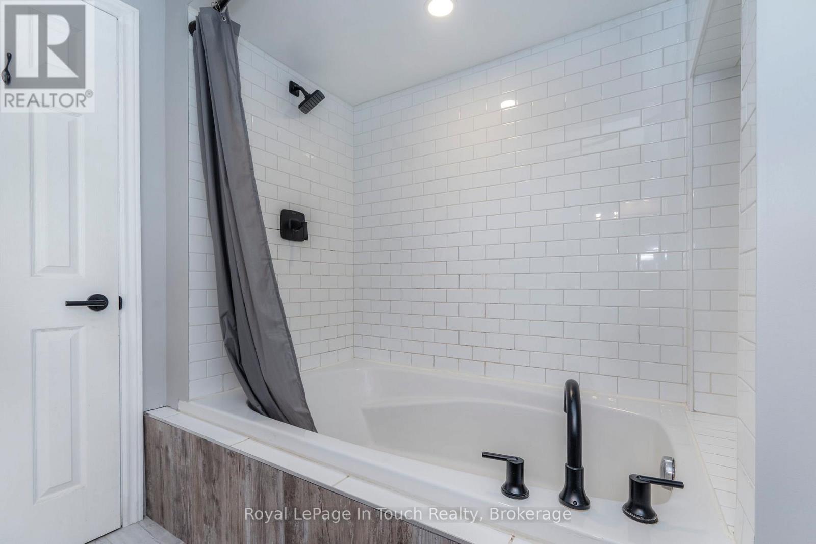 444 Hayes Street, Tay, Ontario  L0K 1R0 - Photo 26 - S12899880