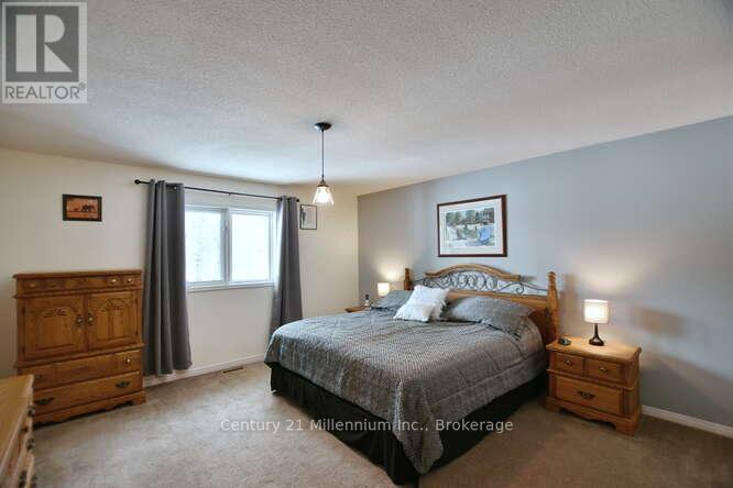 1 Downer Crescent, Wasaga Beach, Ontario  L9Z 1B9 - Photo 17 - S12899892