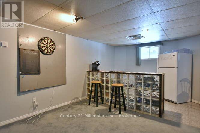 1 Downer Crescent, Wasaga Beach, Ontario  L9Z 1B9 - Photo 30 - S12899892