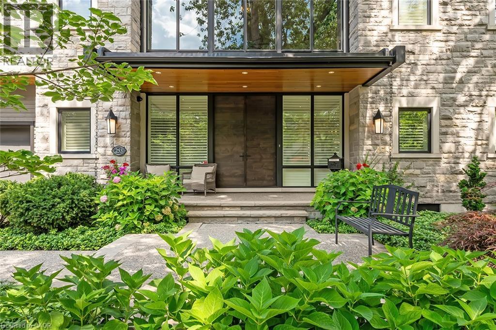 253 Rossmore Boulevard, Burlington, Ontario  L7N 1R4 - Photo 3 - 40812820