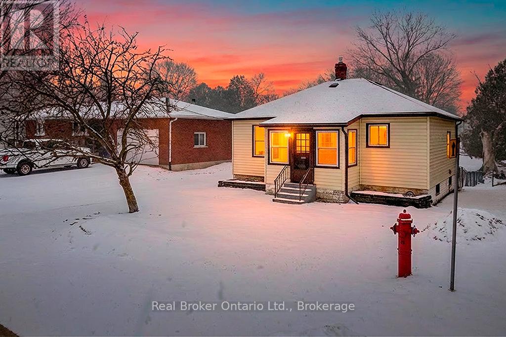 626 13TH AVENUE, Hanover, Ontario