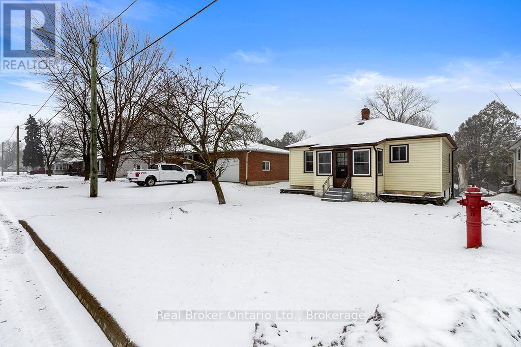 626 13th Avenue, Hanover, Ontario  N4N 2X1 - Photo 3 - X12900814