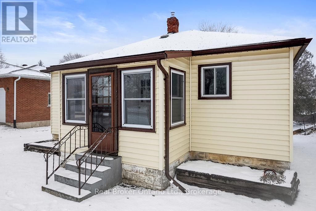 626 13th Avenue, Hanover, Ontario  N4N 2X1 - Photo 6 - X12900814