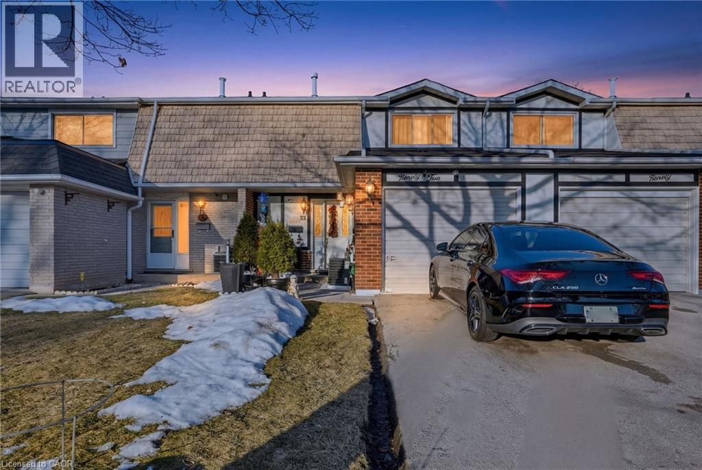 92 ST. ANDREWS Drive, Hamilton, Ontario