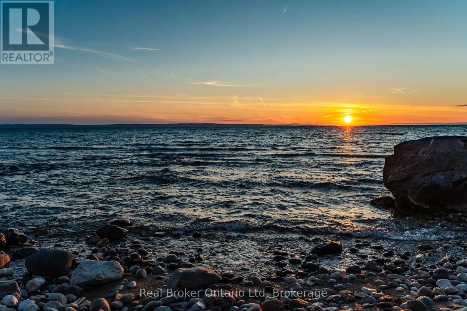 1948 Tiny Beaches Road S, Tiny, Ontario  L0L 1P1 - Photo 4 - S12901472
