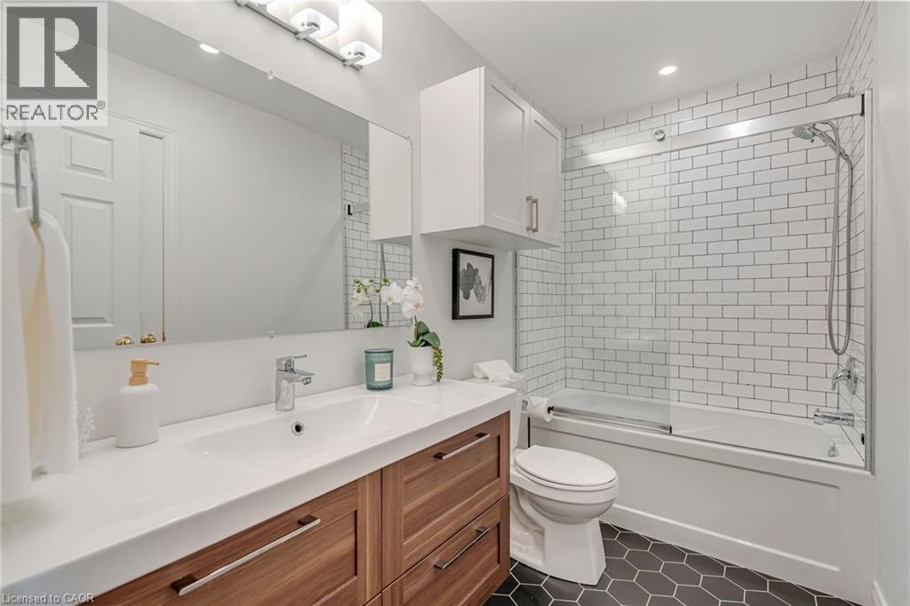 54 Nisbet Boulevard Unit# 16, Waterdown, Ontario  L8B 0Y3 - Photo 26 - 40813490