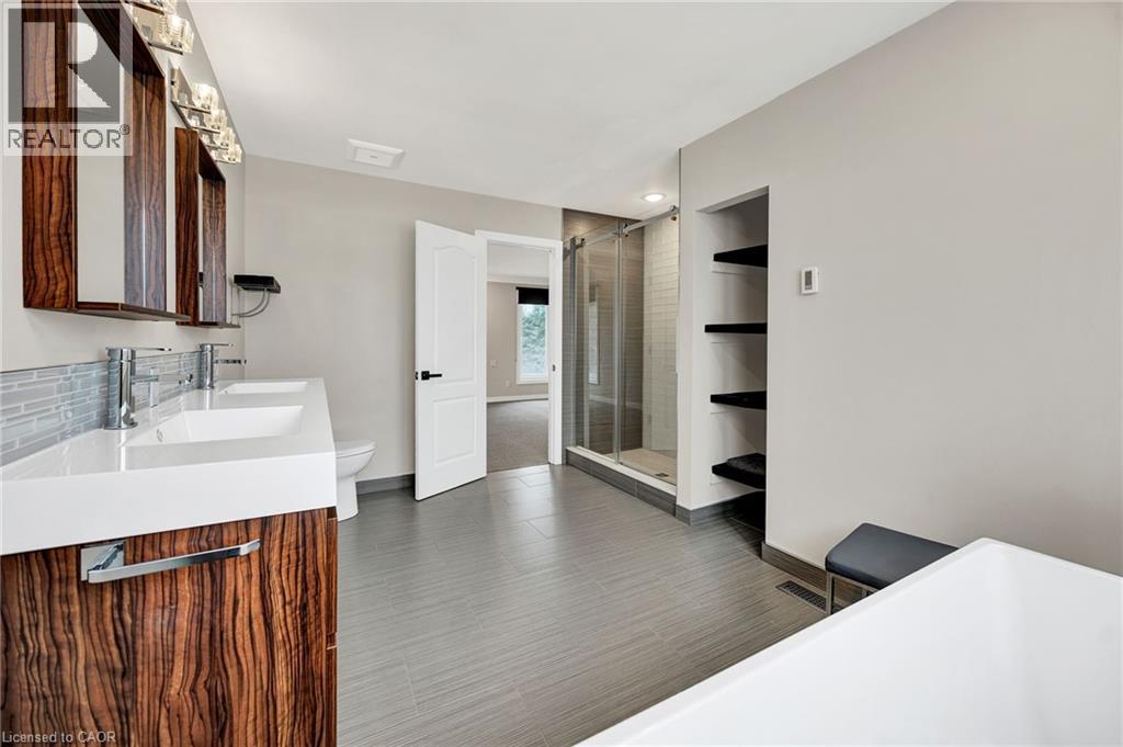 587 Manorwood Court, Waterloo, Ontario  N2K 3L7 - Photo 17 - 40811479