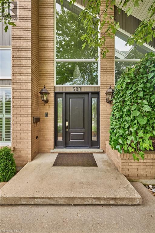 587 Manorwood Court, Waterloo, Ontario  N2K 3L7 - Photo 3 - 40811479
