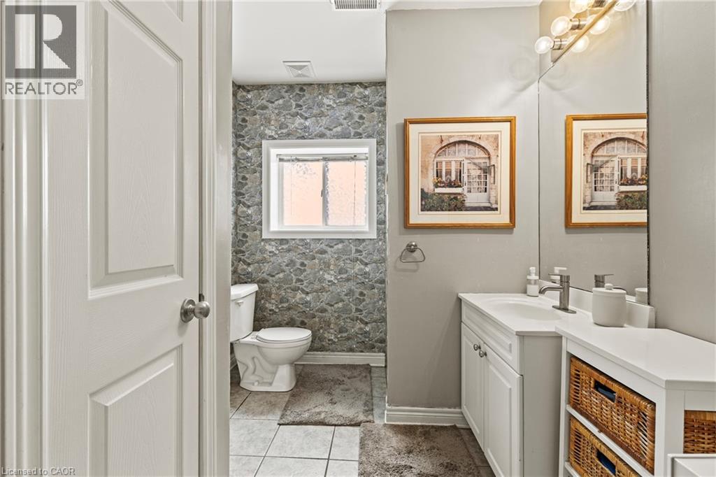 7852 Charnwood Avenue, Niagara Falls, Ontario  L2H 3E2 - Photo 33 - 40813670