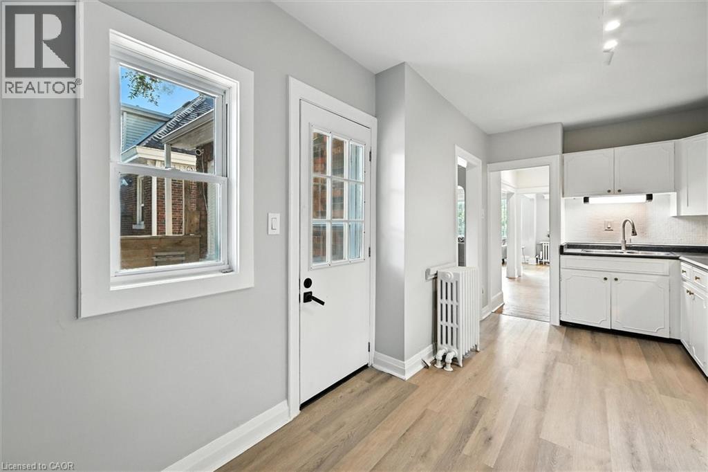 1047 Main Street E, Hamilton, Ontario  L8M 1N5 - Photo 33 - 40812609