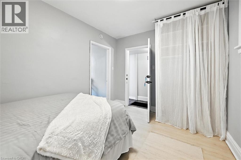 1047 Main Street E, Hamilton, Ontario  L8M 1N5 - Photo 9 - 40812595