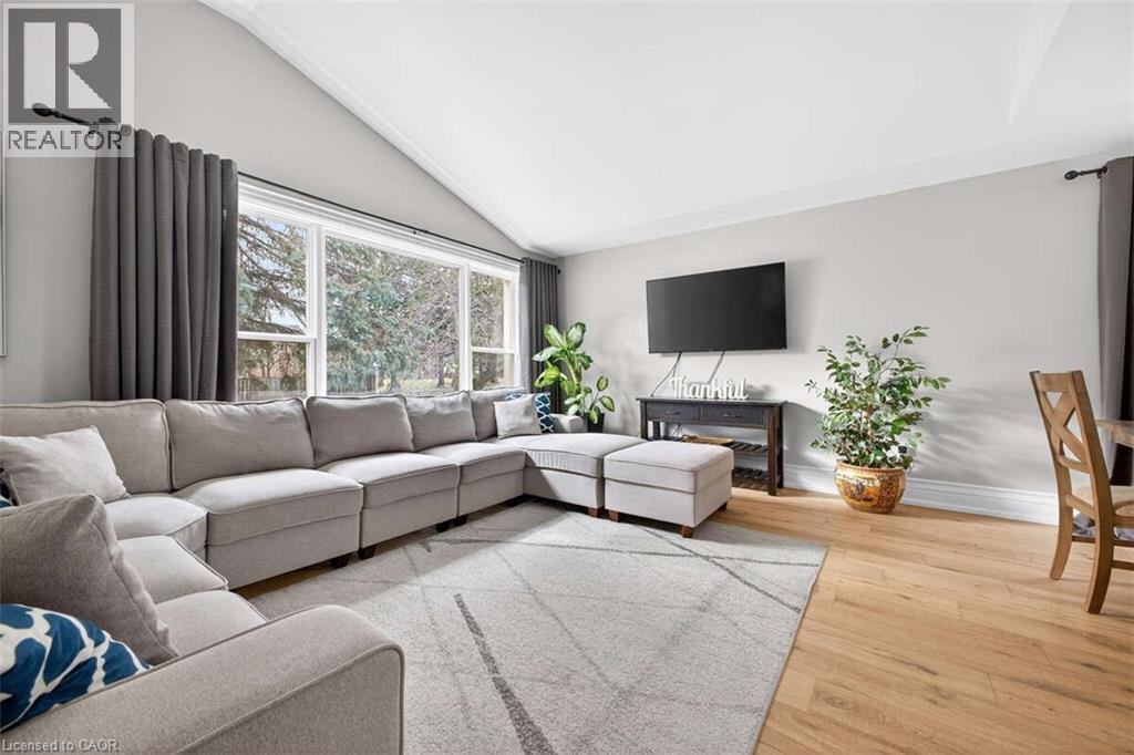 4 Peter Street, Hamilton, Ontario  L8B 0Z4 - Photo 4 - 40813682