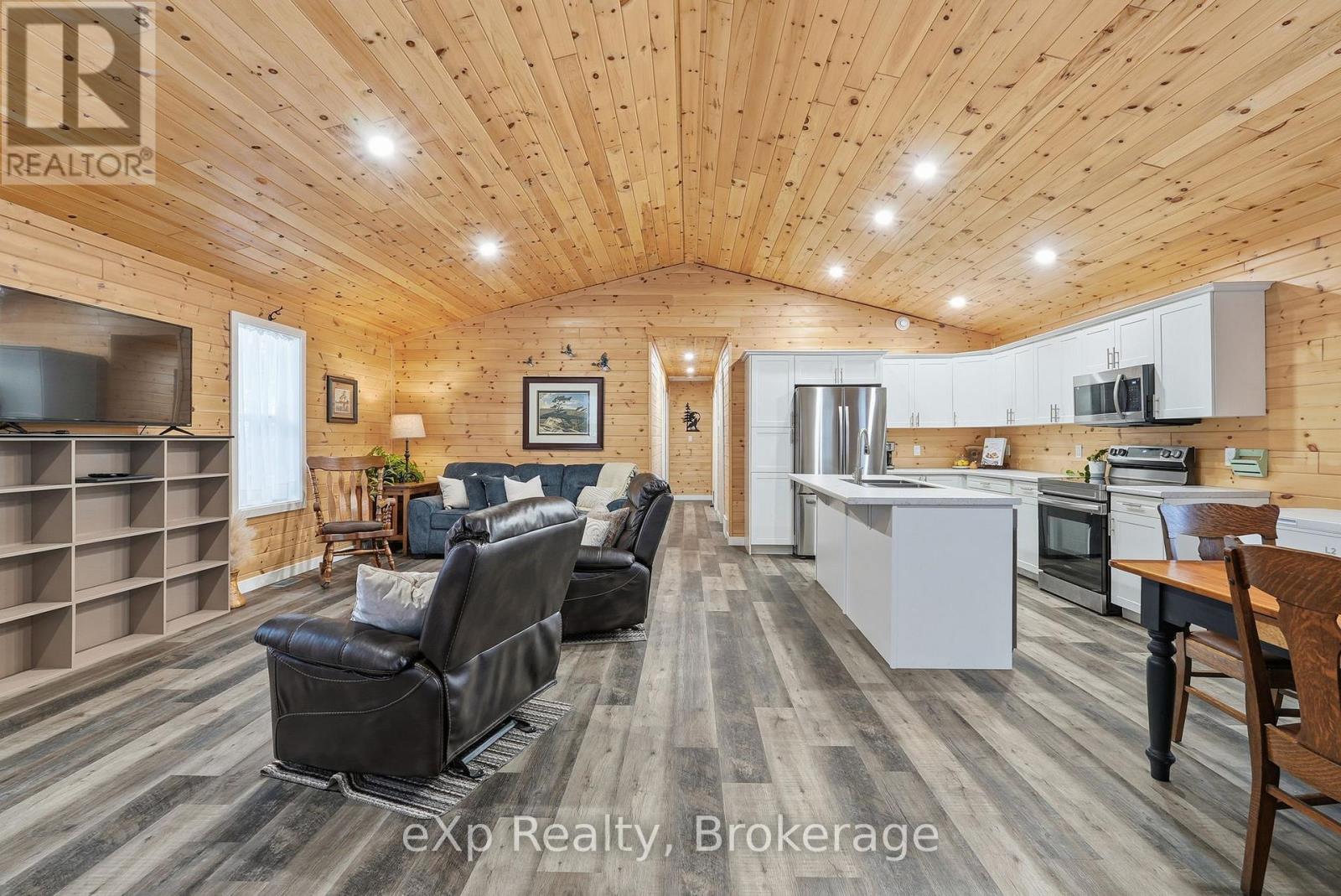 38 Miller Lake Road, Northern Bruce Peninsula, Ontario  N0H 1Z0 - Photo 14 - X12902374