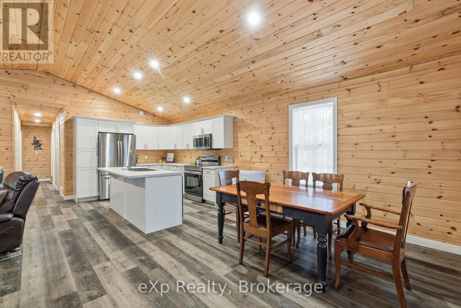 38 Miller Lake Road, Northern Bruce Peninsula, Ontario  N0H 1Z0 - Photo 16 - X12902374