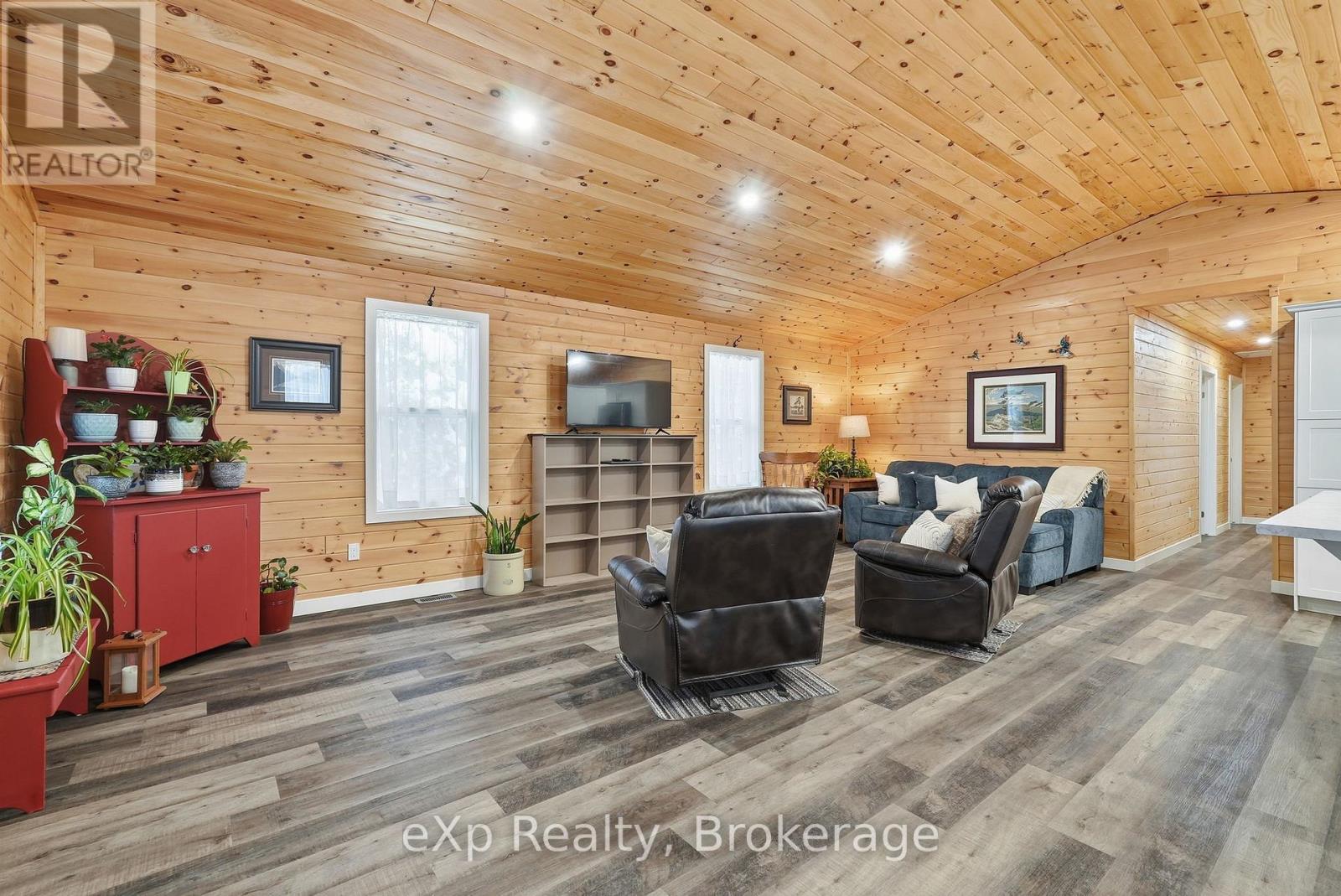 38 Miller Lake Road, Northern Bruce Peninsula, Ontario  N0H 1Z0 - Photo 20 - X12902374