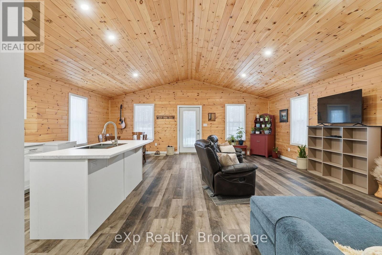 38 Miller Lake Road, Northern Bruce Peninsula, Ontario  N0H 1Z0 - Photo 26 - X12902374