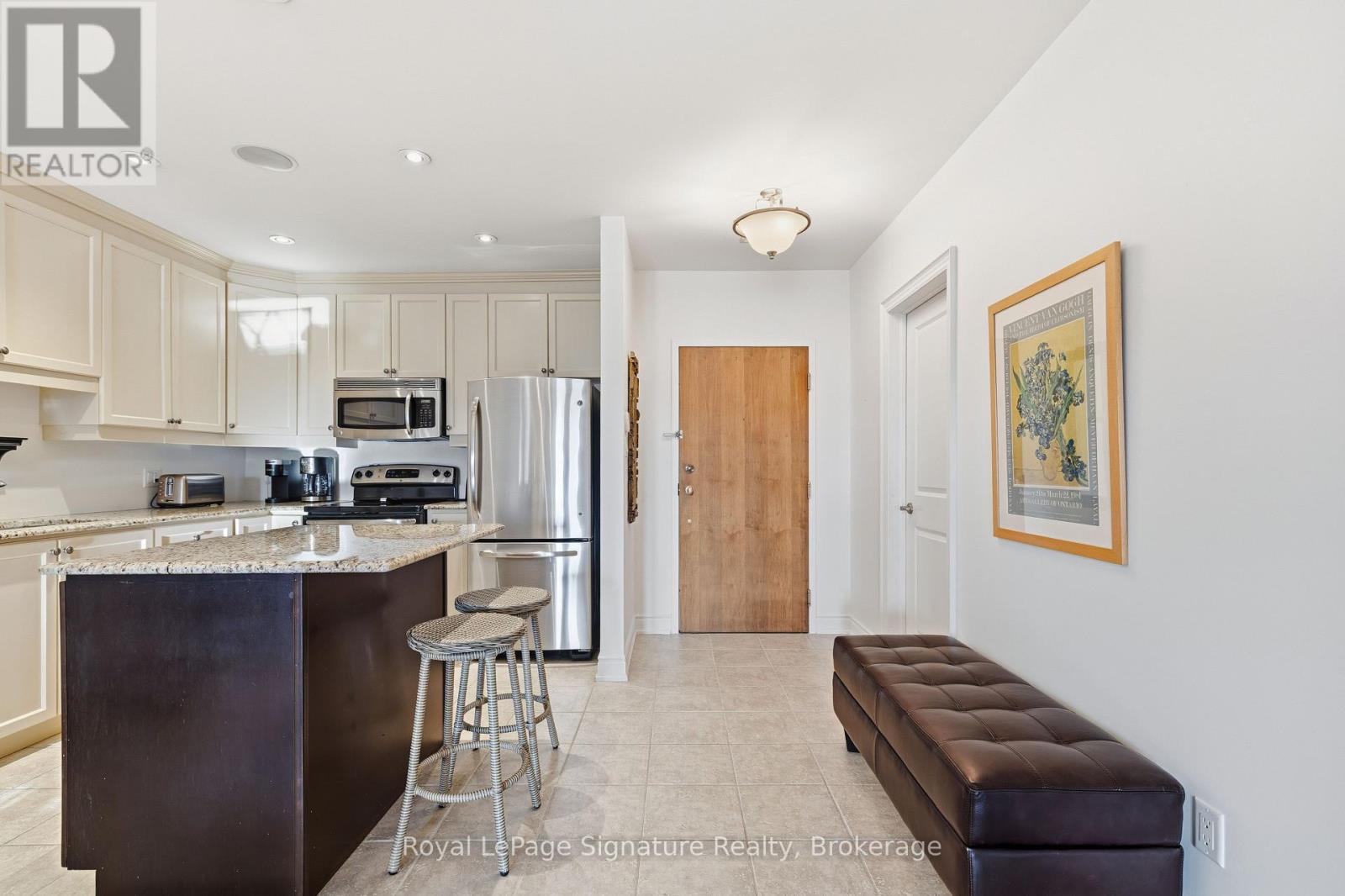 207 - 27 Beaver Street, Blue Mountains, Ontario  N0H 2P0 - Photo 6 - X12902450