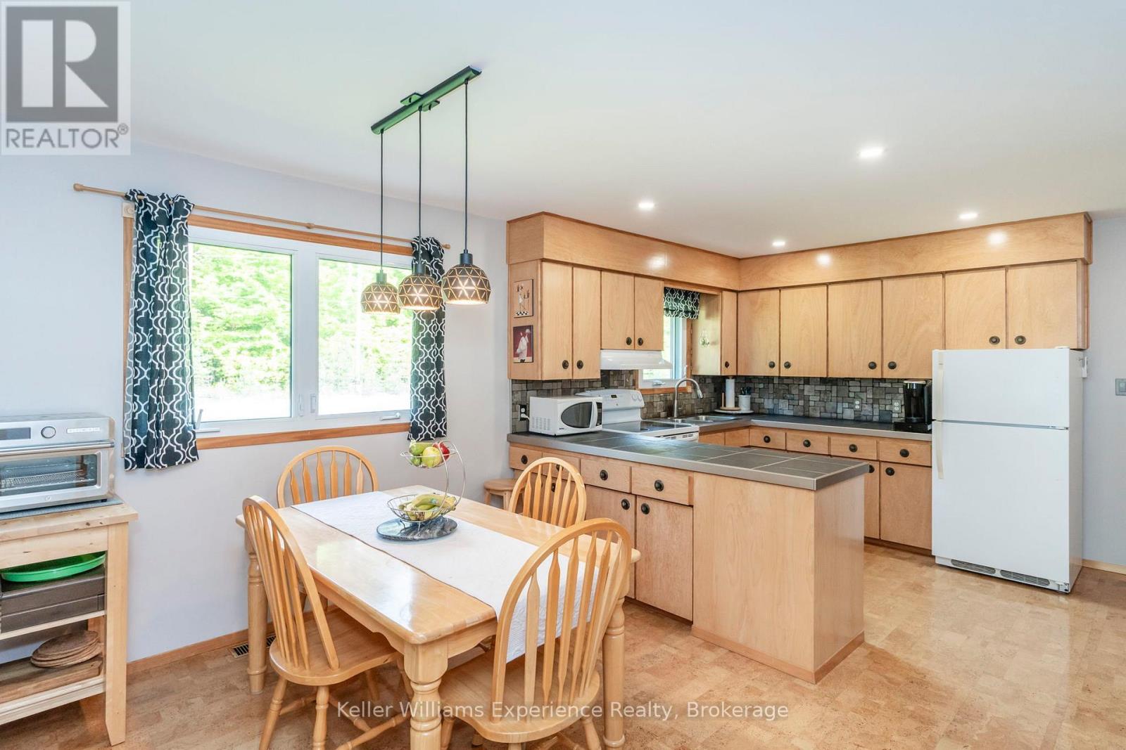 450 Concession 11 Road E, Tiny, Ontario  L0L 2J0 - Photo 10 - S12902656