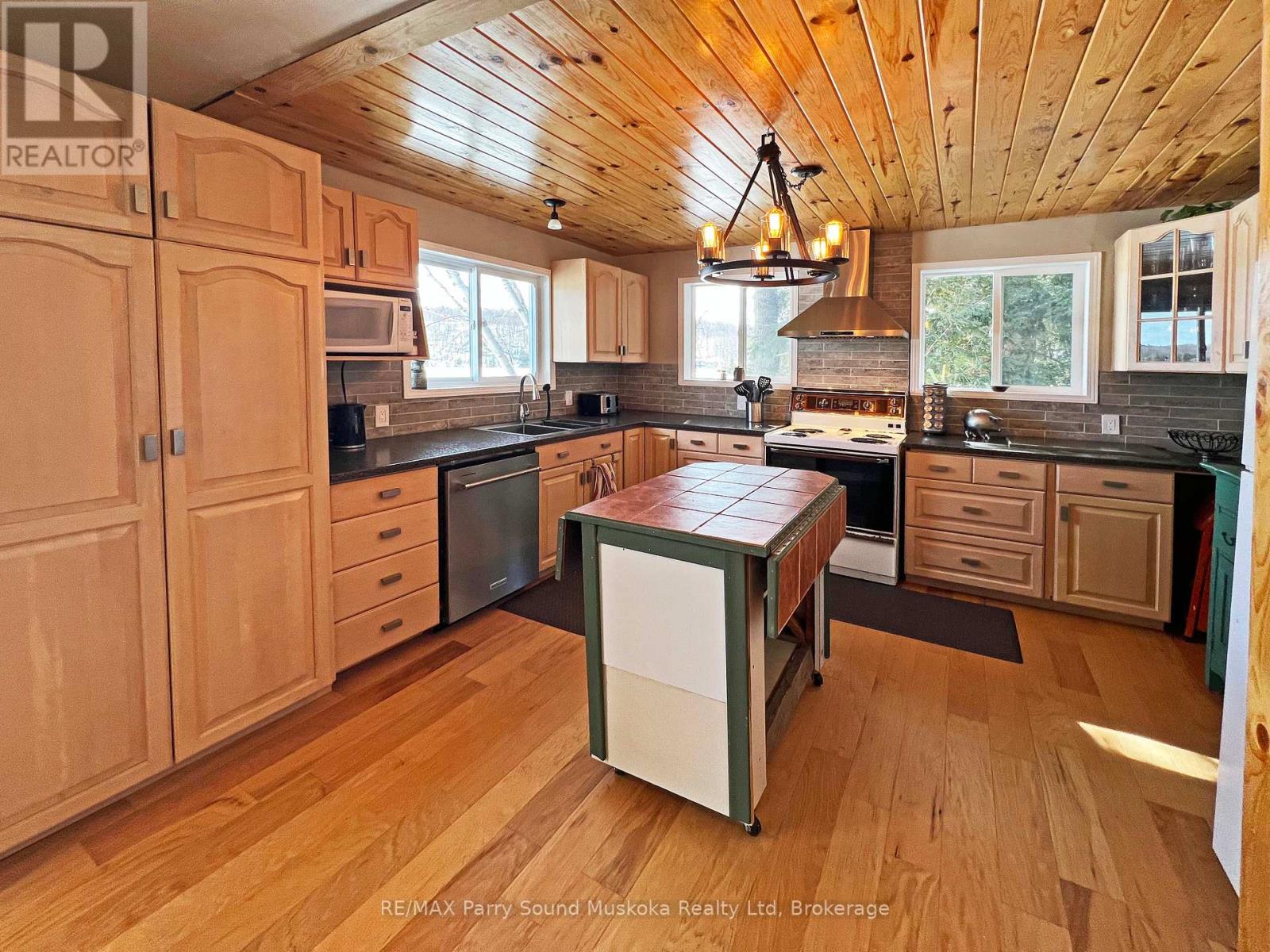 24a Rocco's Lane, Seguin, Ontario  P2A 2W8 - Photo 16 - X12902800