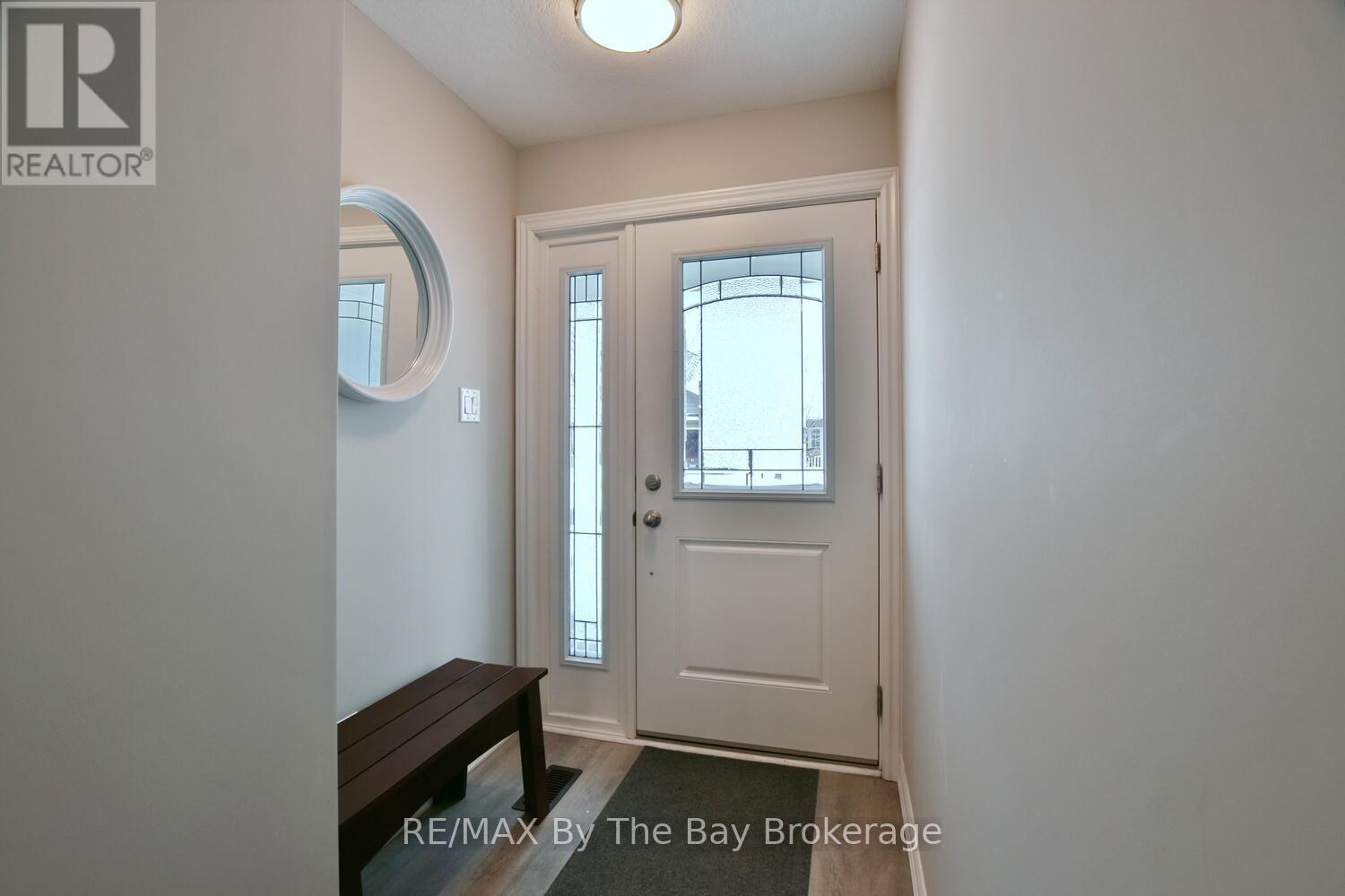 30 Ivy Crescent, Wasaga Beach, Ontario  L9Z 0H8 - Photo 4 - S12903064