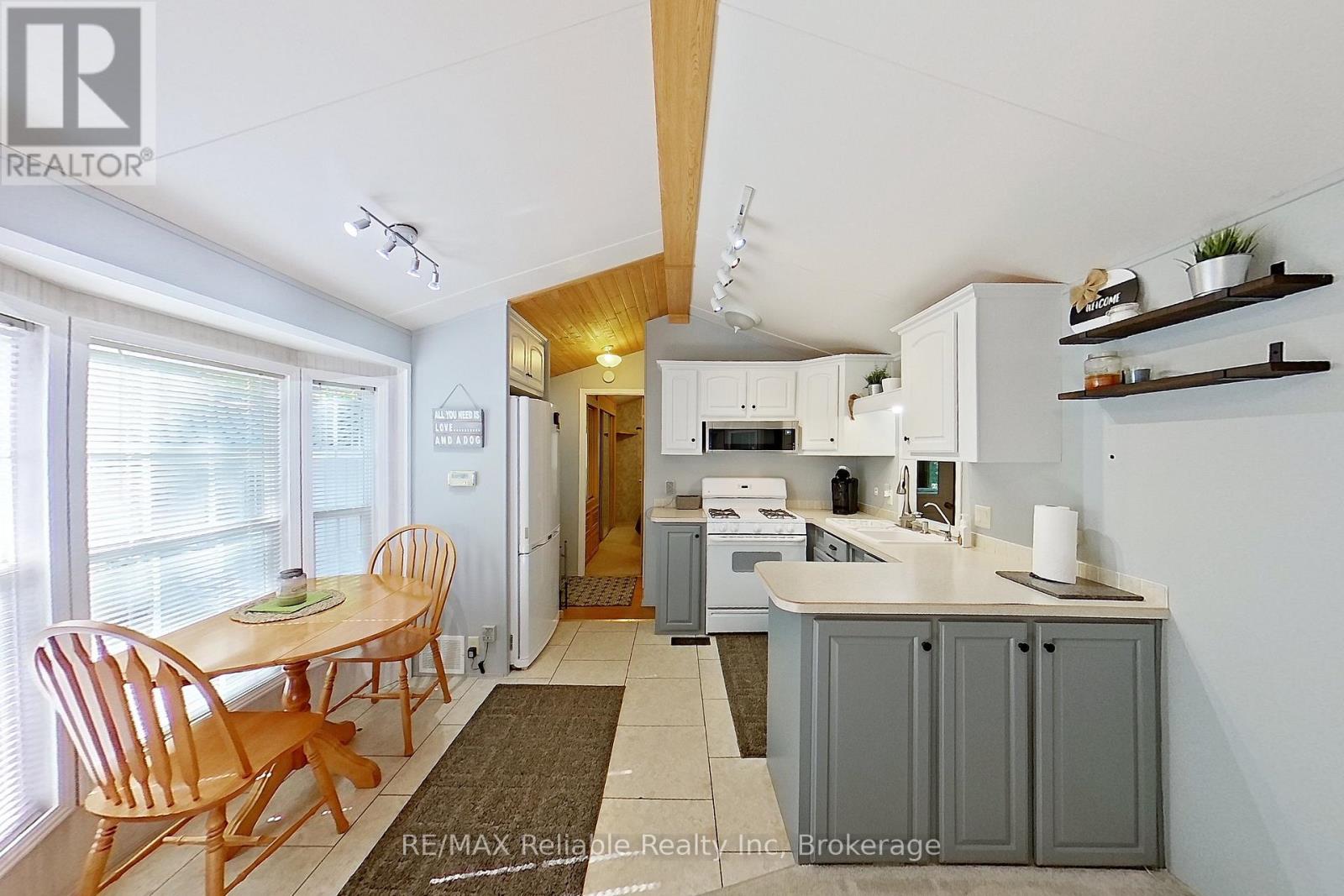 19 - 76735 Wildwood Line, Bluewater, Ontario  N0M 1G0 - Photo 12 - X12903184