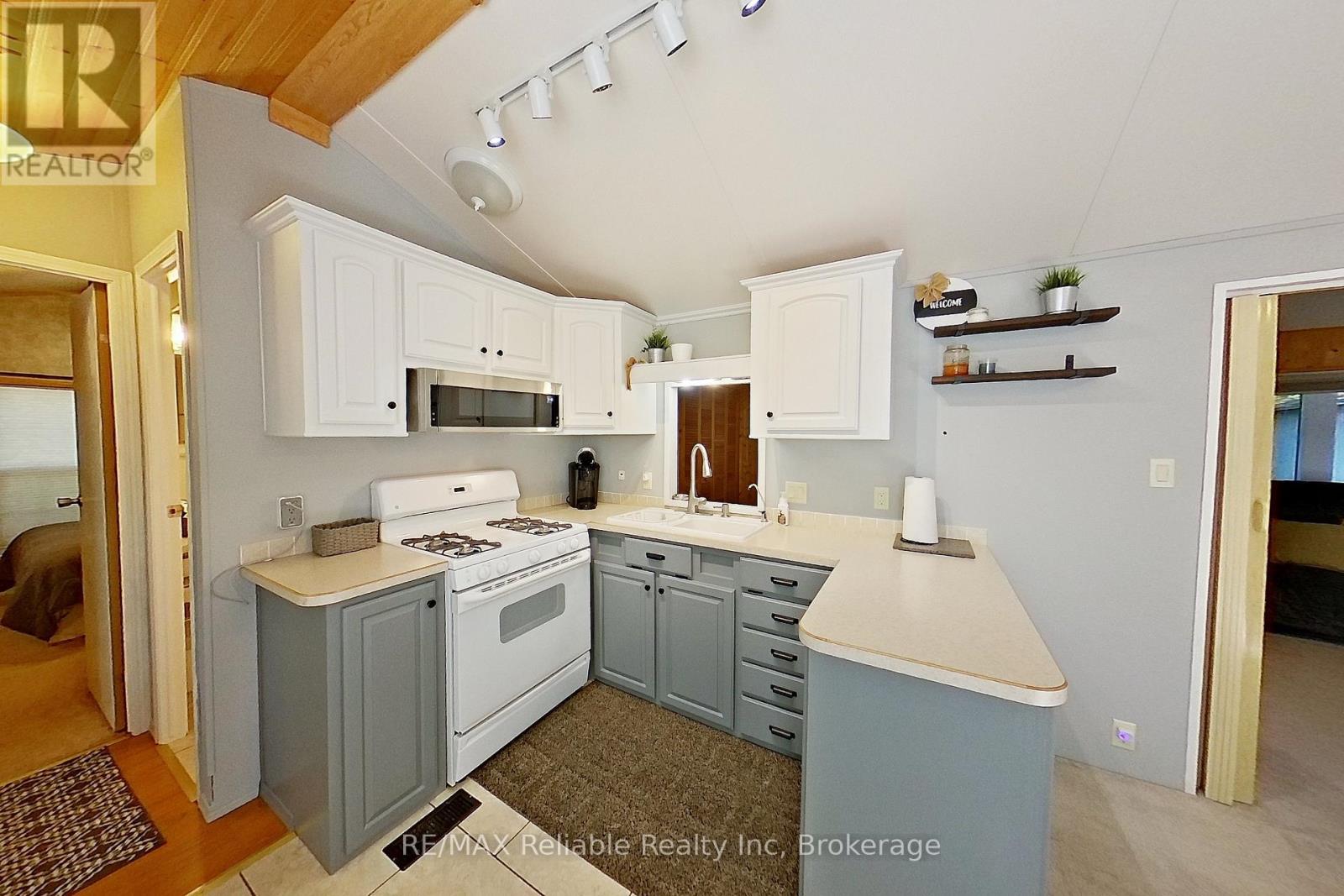 19 - 76735 Wildwood Line, Bluewater, Ontario  N0M 1G0 - Photo 14 - X12903184