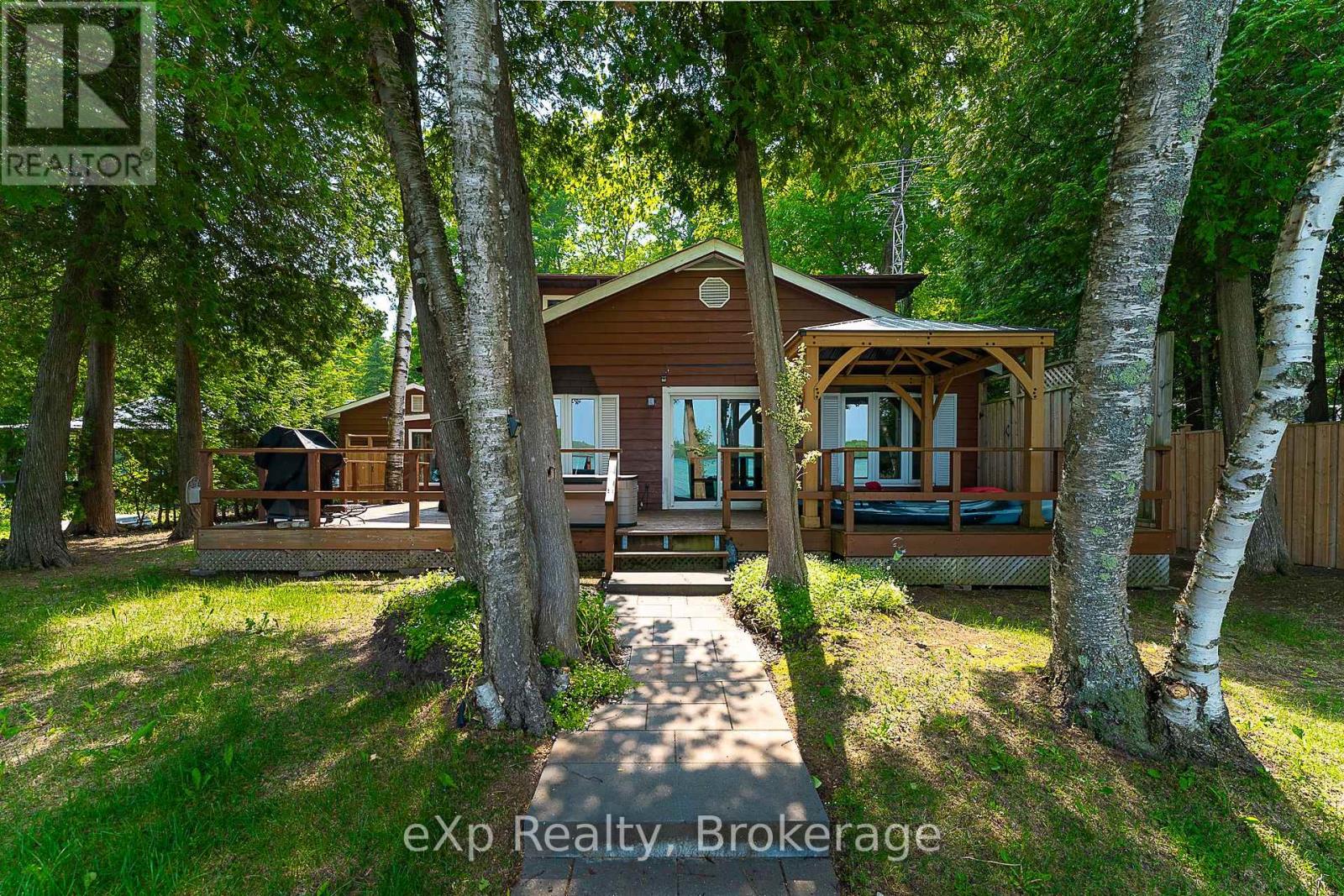 170 Francis Drive, Georgian Bluffs, Ontario  N0H 2K0 - Photo 10 - X12903240