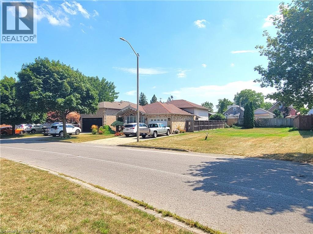 6554 Harper Drive, Niagara Falls, Ontario  L2E 7K6 - Photo 2 - 40812898