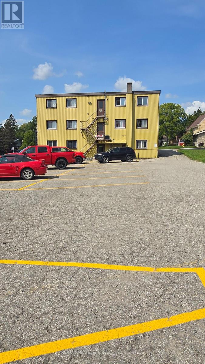 6 - 360 Wallace Avenue N, North Perth, Ontario  N4W 1L4 - Photo 14 - X12904712