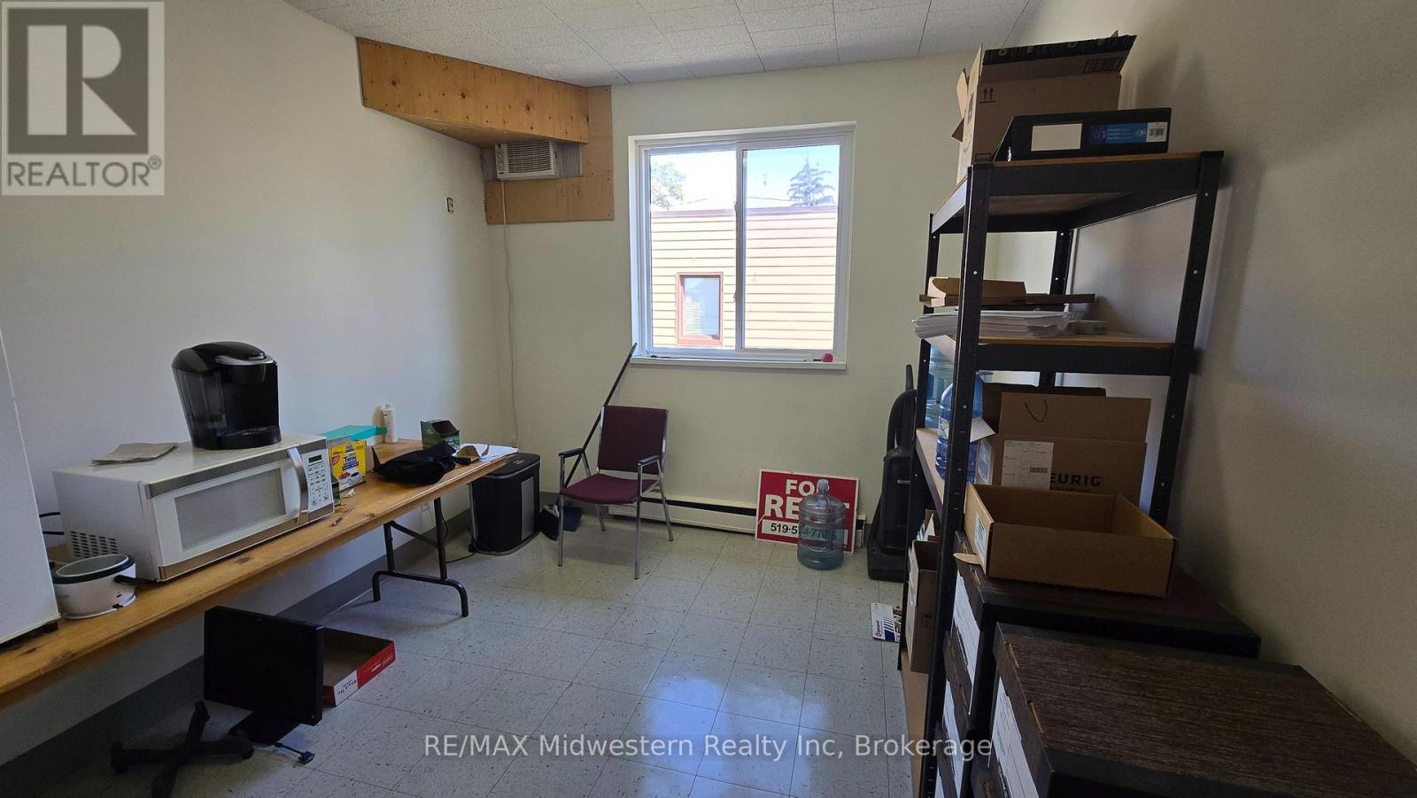 6 - 360 Wallace Avenue N, North Perth, Ontario  N4W 1L4 - Photo 5 - X12904712