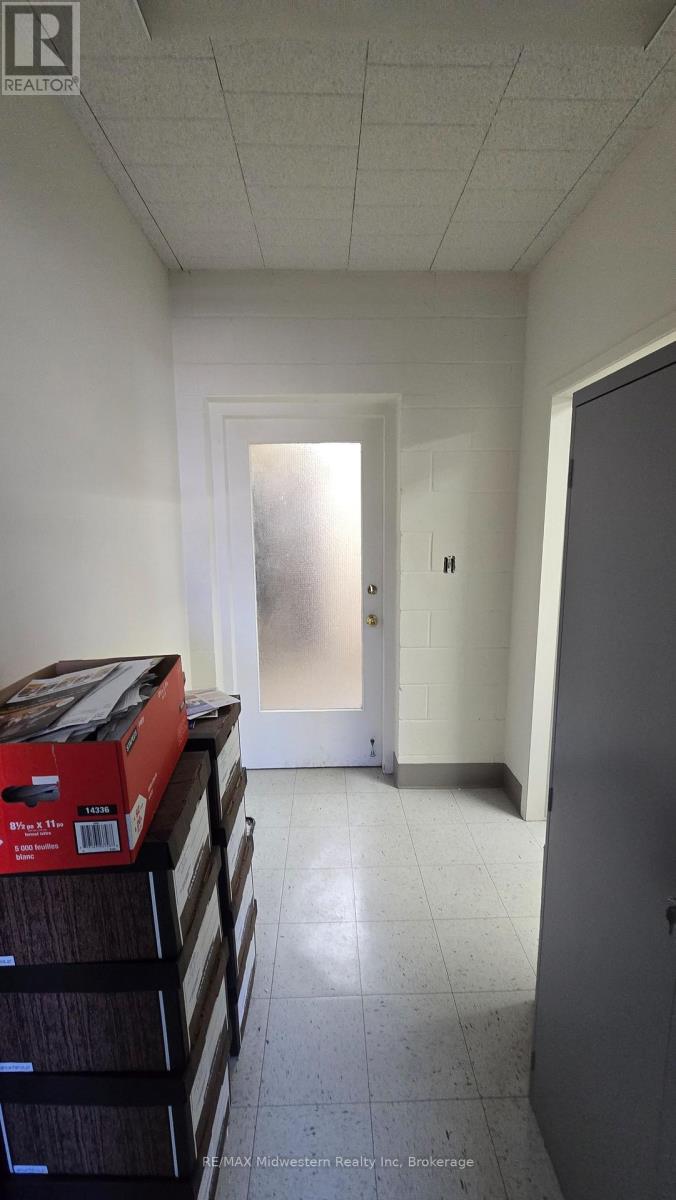 6 - 360 Wallace Avenue N, North Perth, Ontario  N4W 1L4 - Photo 7 - X12904712