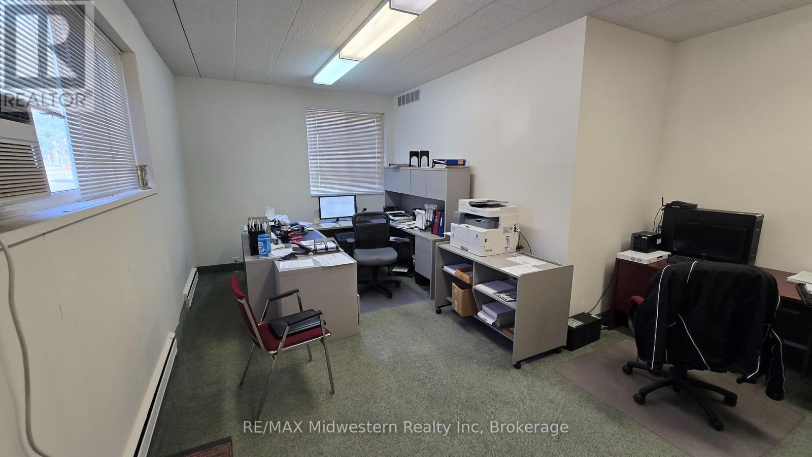 6 - 360 Wallace Avenue N, North Perth, Ontario  N4W 1L4 - Photo 8 - X12904712