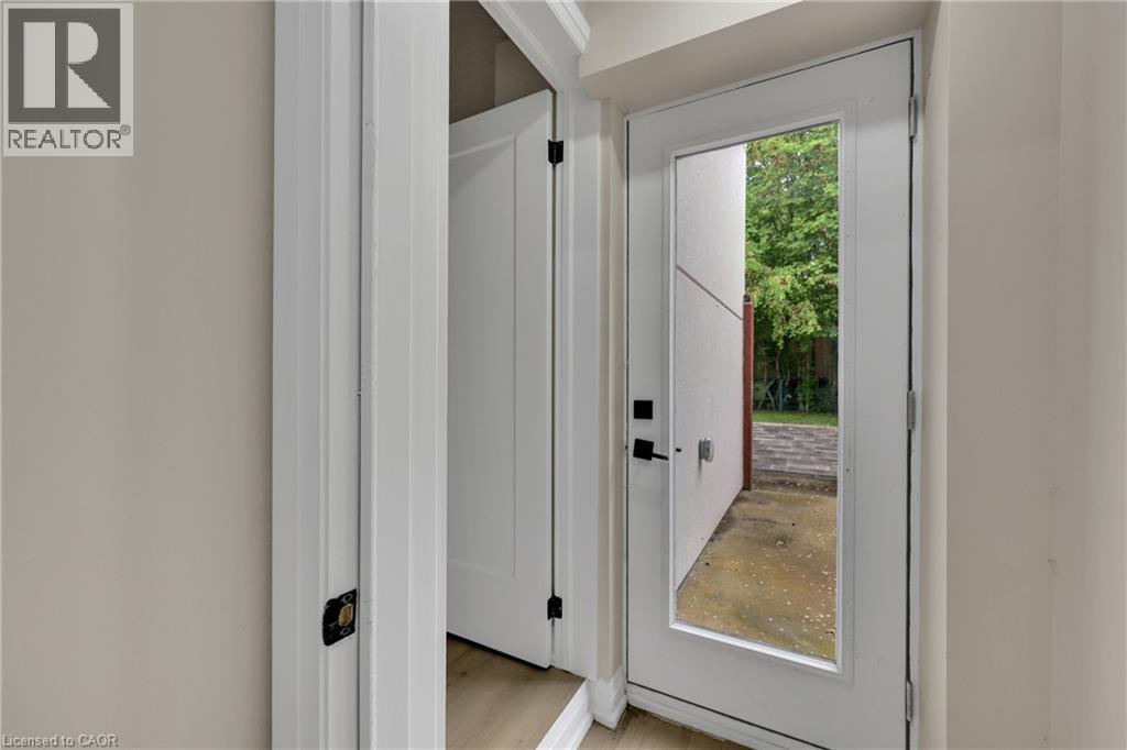 2091 Bridge Road Unit# Lower, Oakville, Ontario  L6L 2E8 - Photo 2 - 40813956