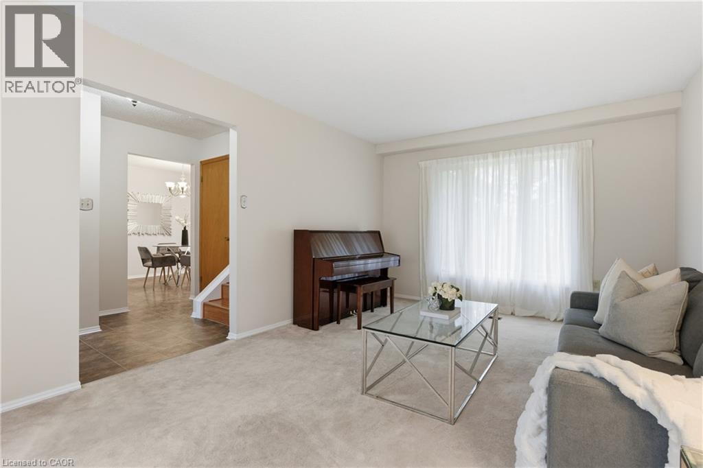 28 Bacall Crescent, Hamilton, Ontario  L8T 4W9 - Photo 3 - 40813809