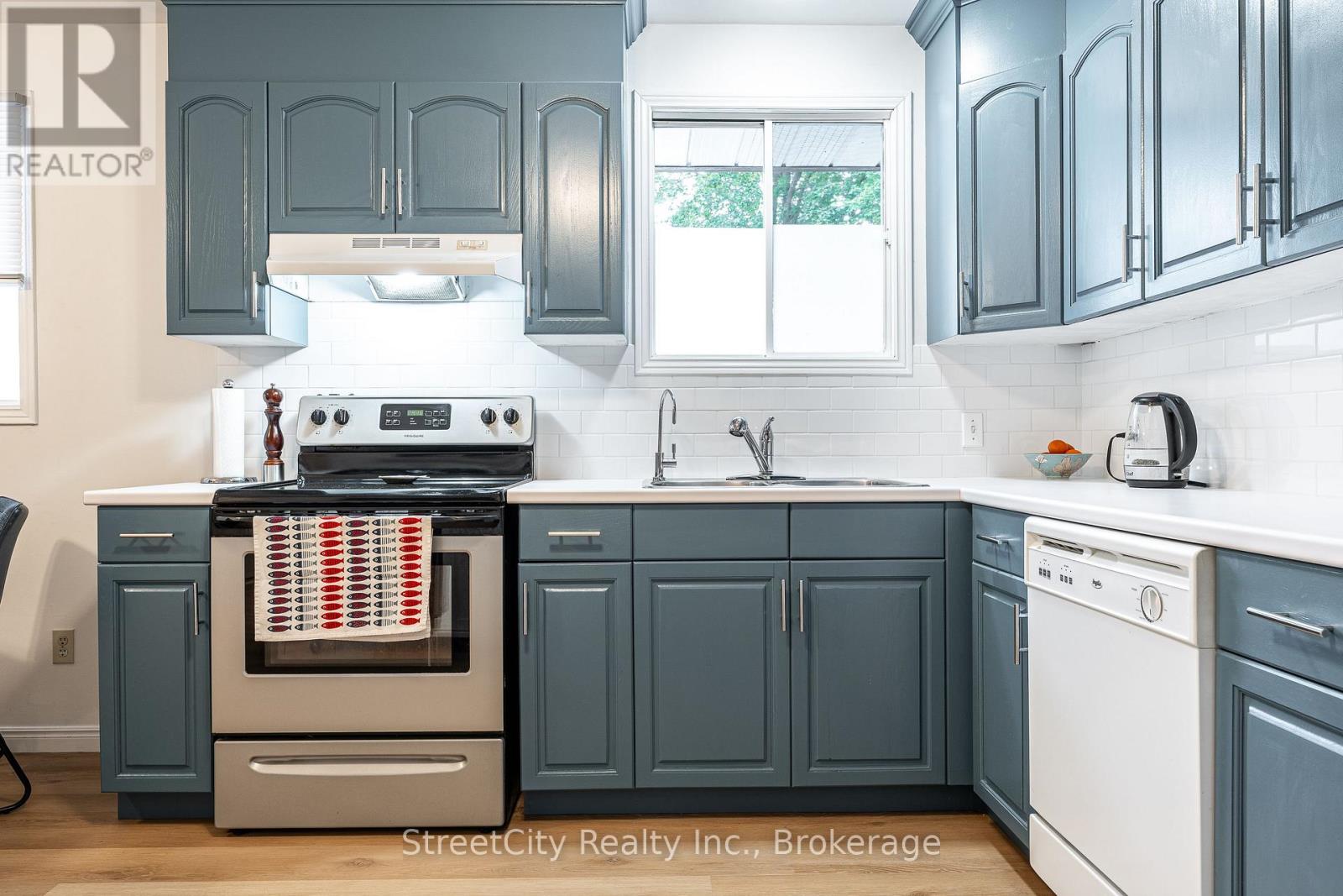 525 Albert Street E, Stratford, Ontario  N5A 3L6 - Photo 24 - X12910036