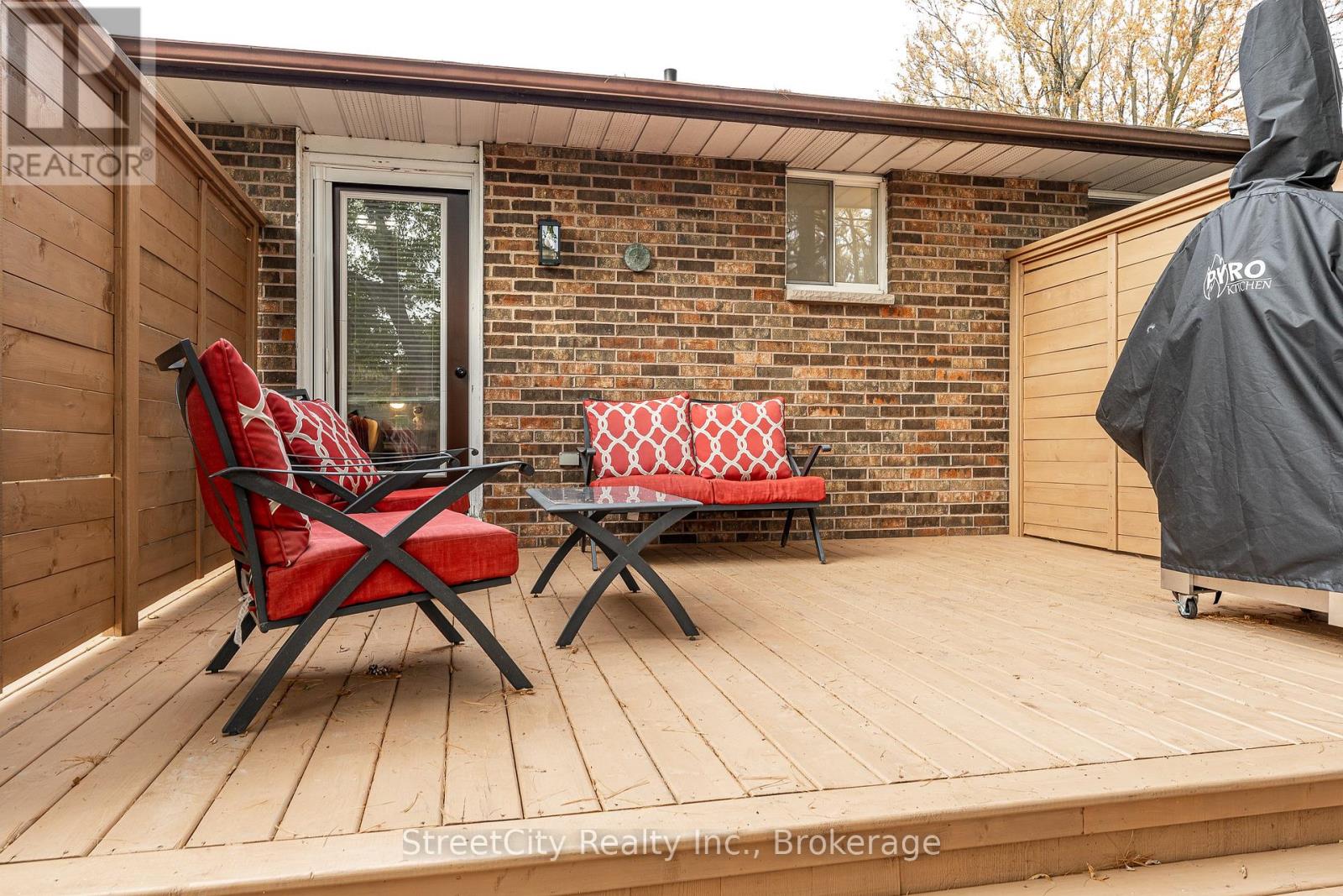 525 Albert Street E, Stratford, Ontario  N5A 3L6 - Photo 8 - X12910036