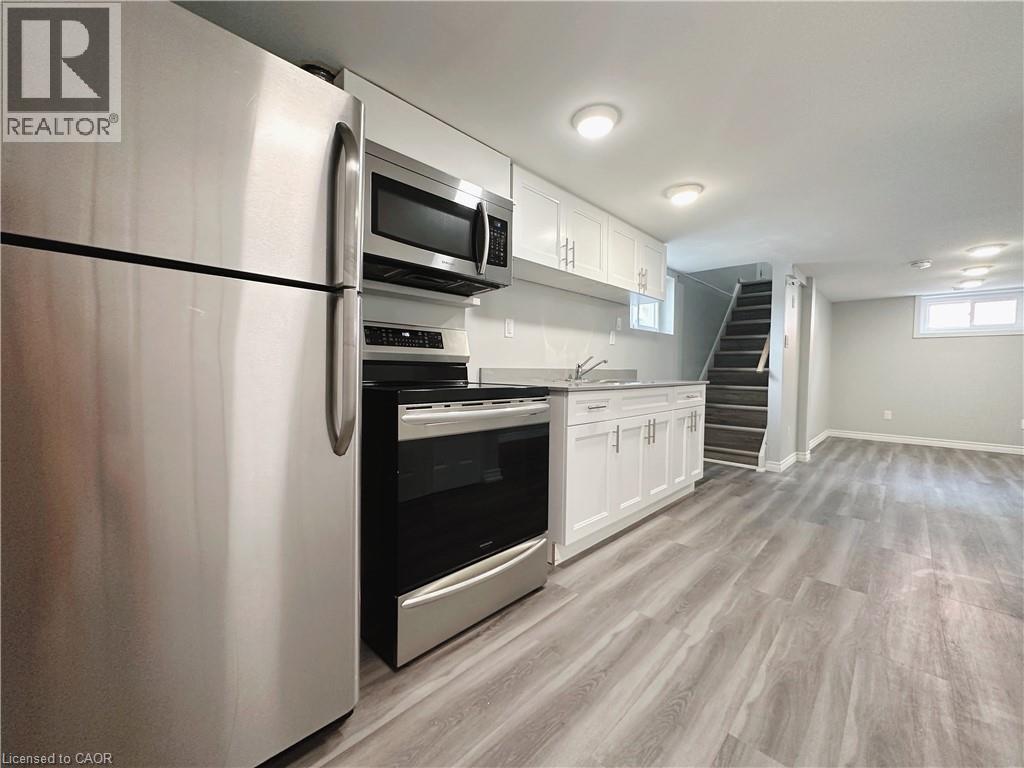 39 Maywood Road Unit# Lower, Kitchener, Ontario  N2C 2A2 - Photo 4 - 40813210