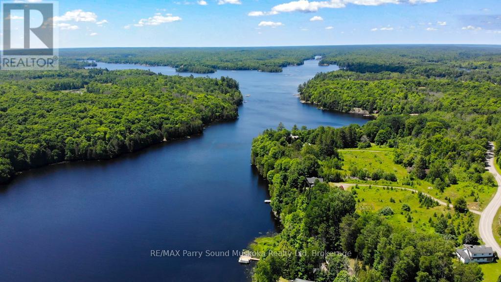 20 GOLDEN HORSESHOE LANE, Whitestone, Ontario