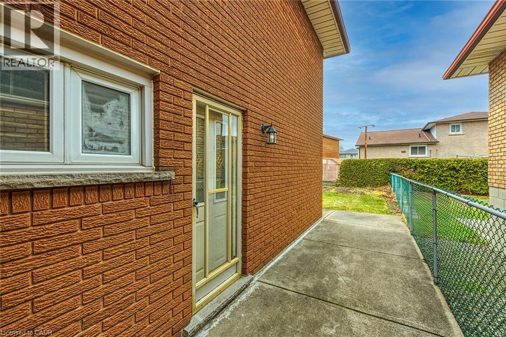 15 Fairington Crescent, Hamilton, Ontario  L8E 3N3 - Photo 46 - 40812902