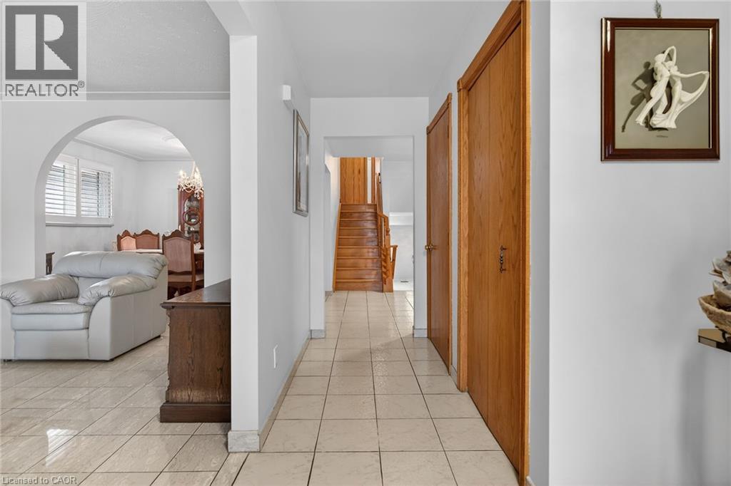 15 Fairington Crescent, Hamilton, Ontario  L8E 3N3 - Photo 8 - 40812902